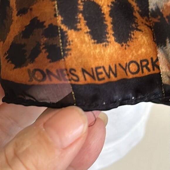 Jones New York leopard print stripe long scarf with gold metallic threads - Picture 4 of 6